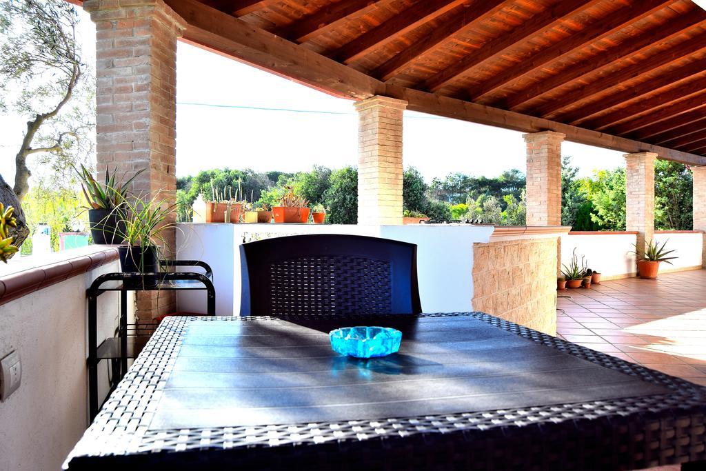 Mi Casa Es Tu Casa 79 Bed & Breakfast Portoscuso Luaran gambar