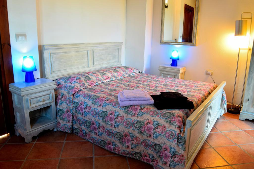 Mi Casa Es Tu Casa 79 Bed & Breakfast Portoscuso Luaran gambar