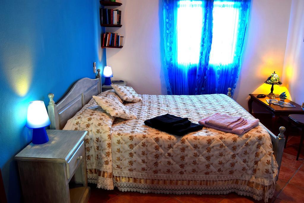 Mi Casa Es Tu Casa 79 Bed & Breakfast Portoscuso Luaran gambar