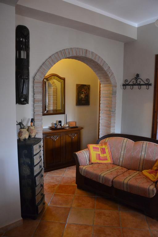 Mi Casa Es Tu Casa 79 Bed & Breakfast Portoscuso Luaran gambar